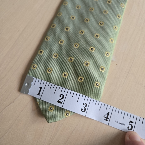 Brooks Brothers Green Tie with Yelloe Patterns - Picture 7 of 7